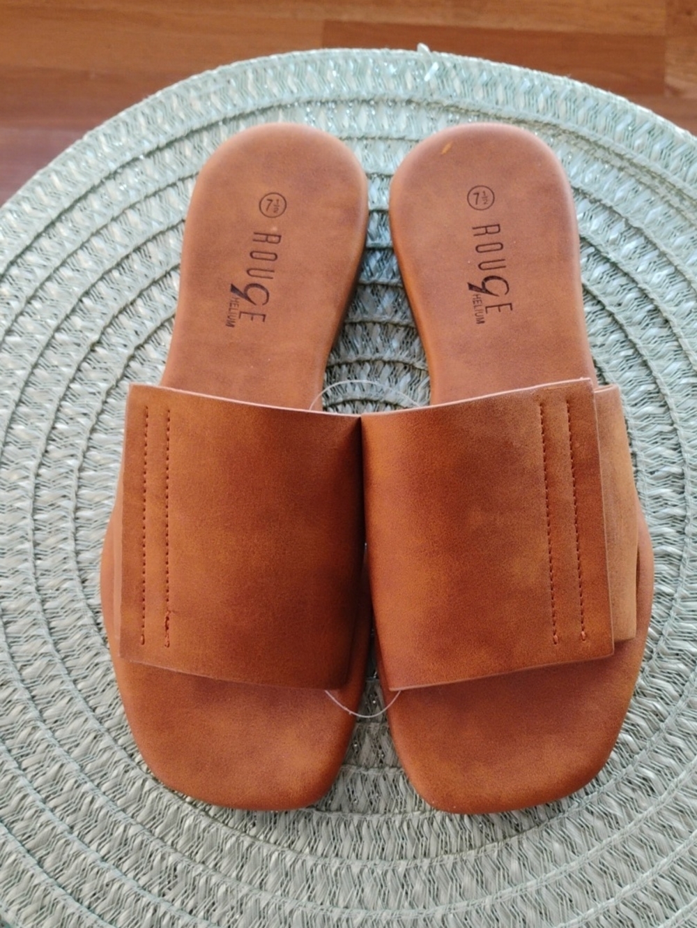NWOT ROUGE HELIUM WOMEN'S SANDALS - Picture 6 of 6